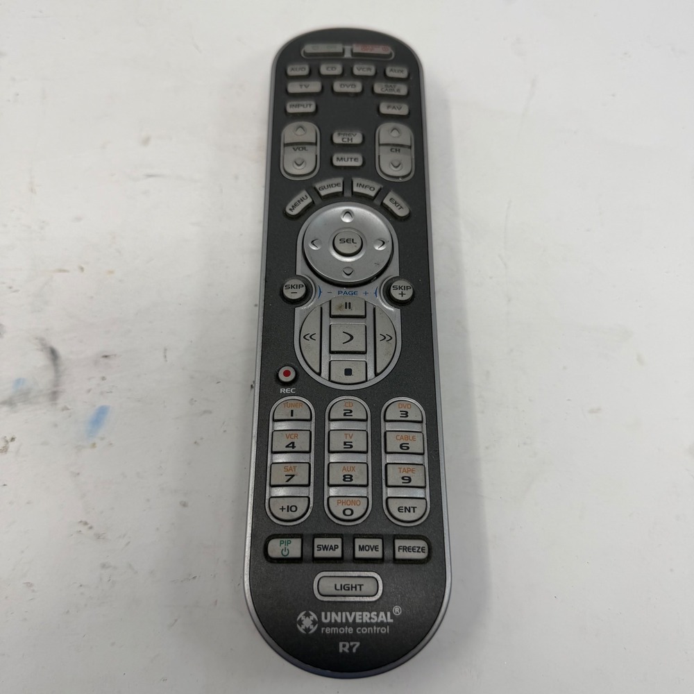 Universal Remote Control URC-R7‎ Silver Black Multi-Device Theater Controller